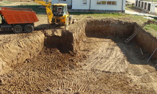 Рытье котлованов под фундамент в Топках – цена от 2616 руб. за м3 | 2Землекопа-Тпк